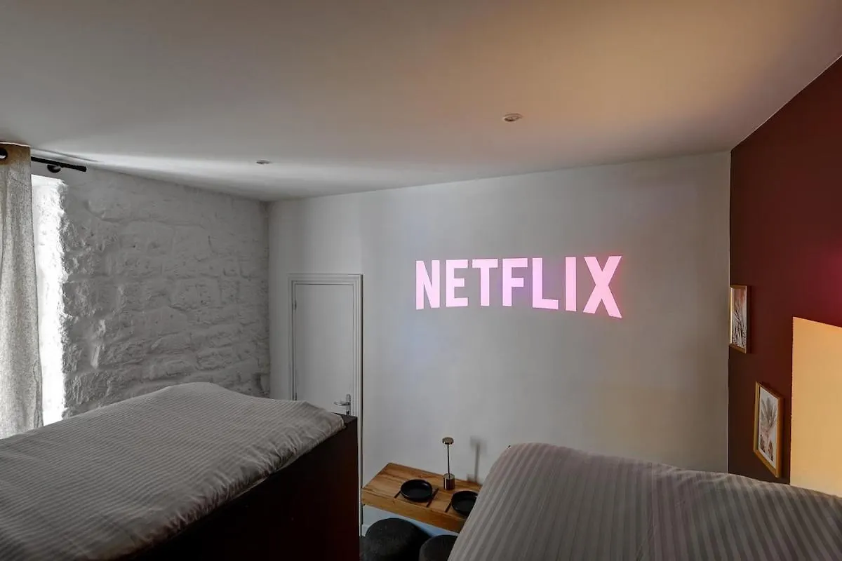 Sacre Coeur, Netflix & Chill By Ecoflats Daire Paris